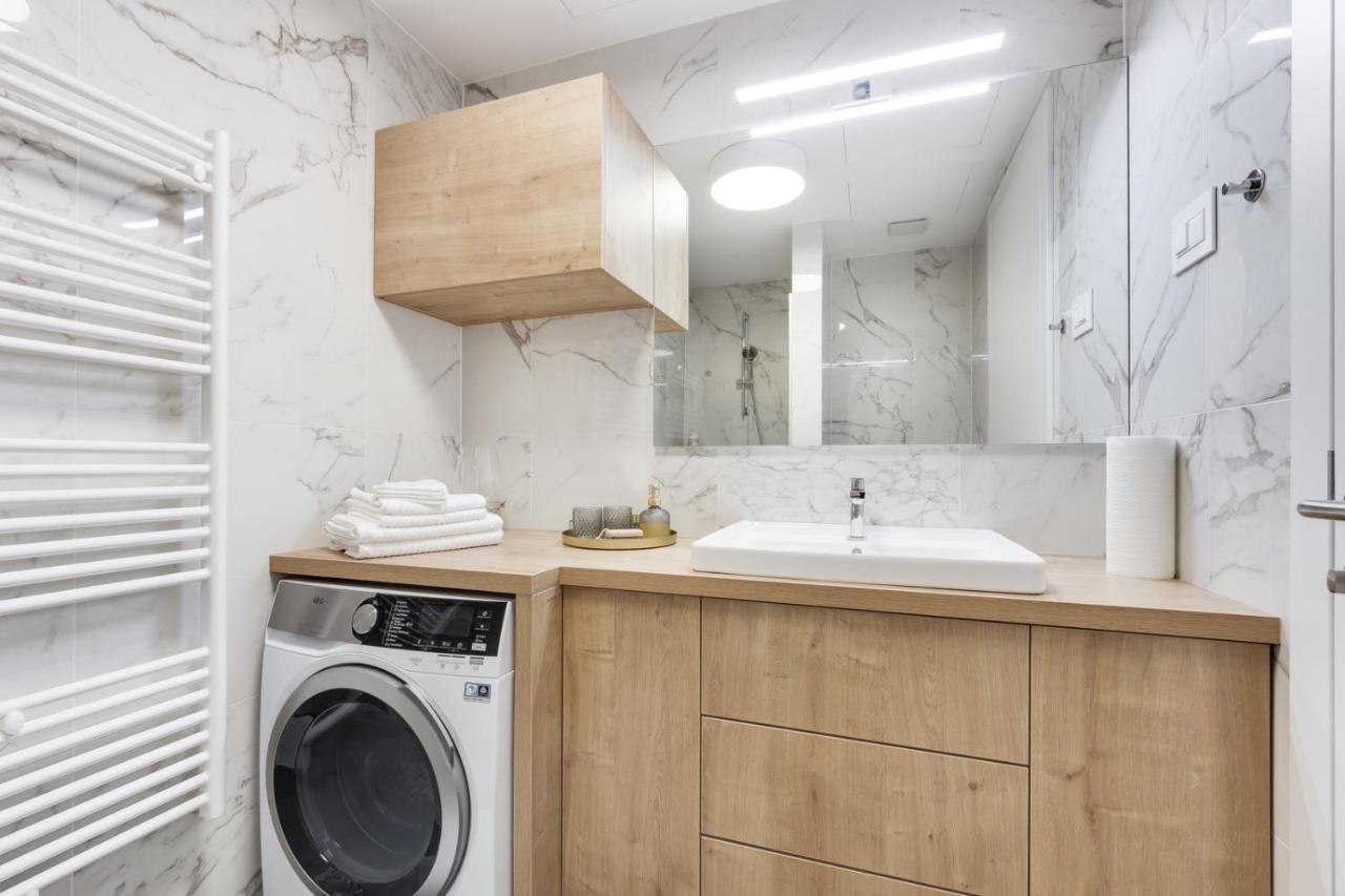 Central Apartment With Private Garage Ljubljana Kültér fotó