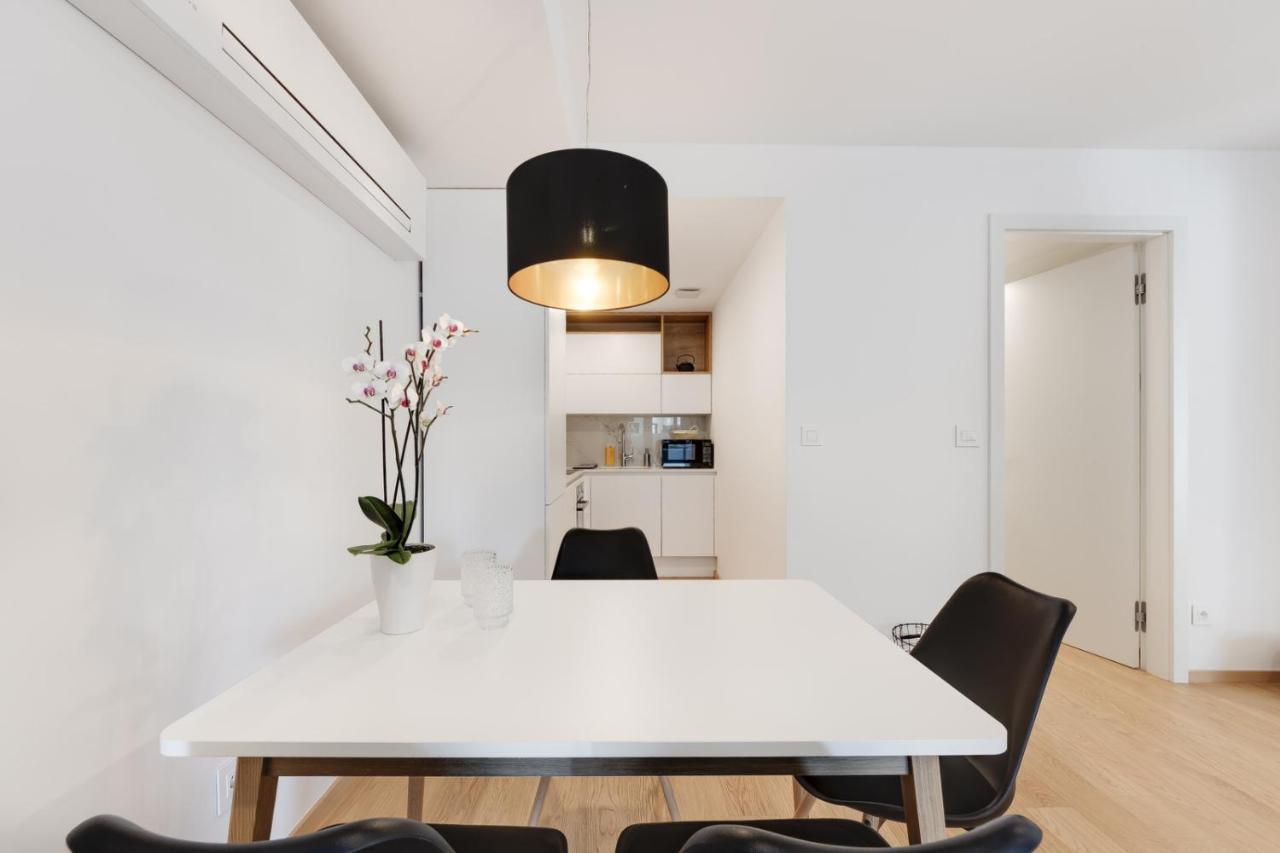 Central Apartment With Private Garage Ljubljana Kültér fotó