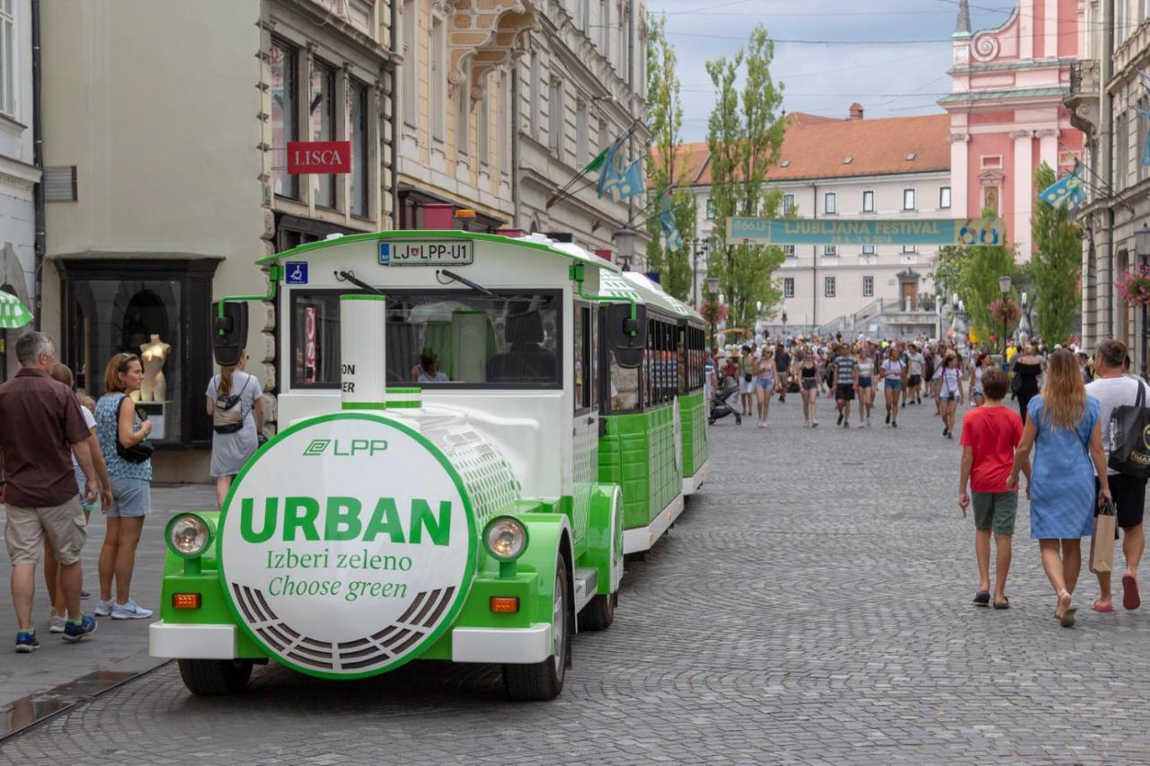 Central Apartment With Private Garage Ljubljana Kültér fotó